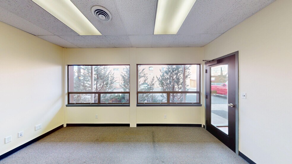 More Photos Of 324 E Washington Ave, Riverton Office For Sale