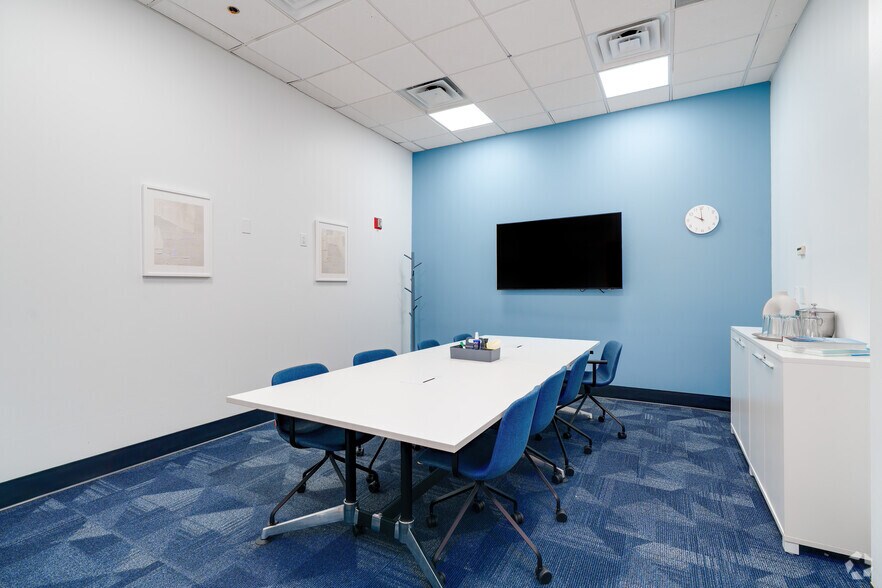 More Photos Of 1701 Park Center Dr, Orlando Coworking Space