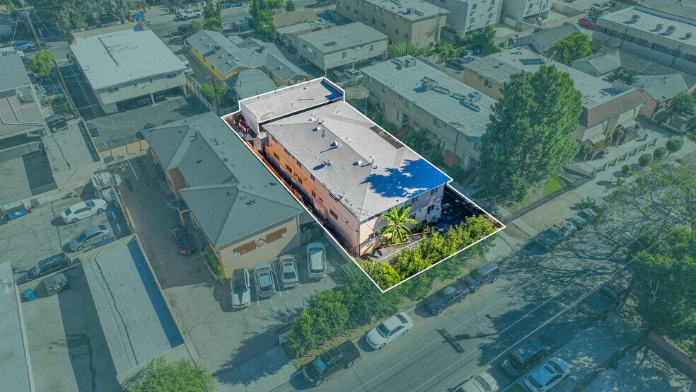 More Photos Of 6934 Hinds Ave, North Hollywood Apartments For Sale