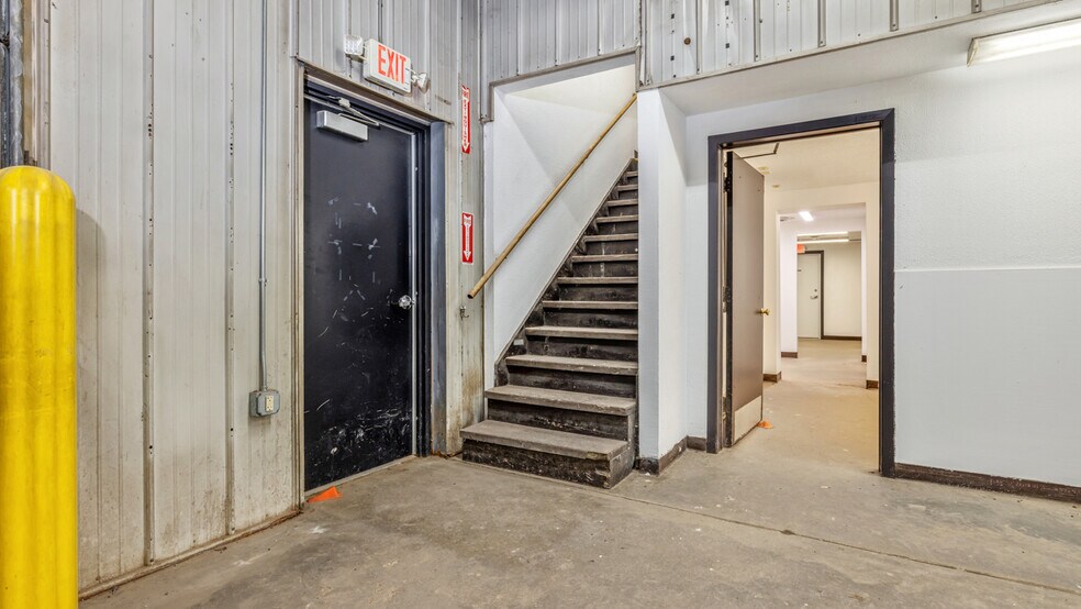 More Photos Of 1025 Pyle Dr, Kingsford Industrial For Sale