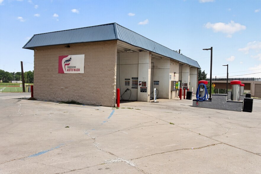 More Photos Of 8760 Devonshire Blvd, Denver Carwash For Sale