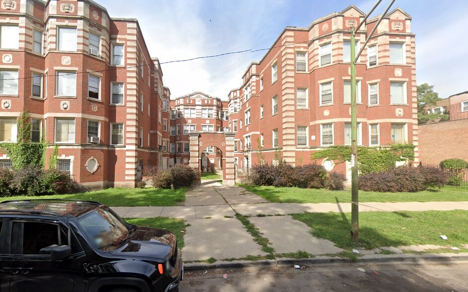 More Photos Of 8054 S Ingleside Ave, Chicago Apartments For Sale