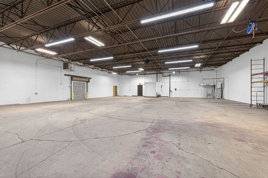 More Photos Of 1632-1644 Clara St, Columbus Warehouse For Lease