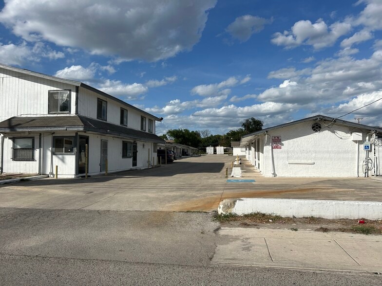 More Photos Of 3426 Fredericksburg Rd, San Antonio Hotel For Sale