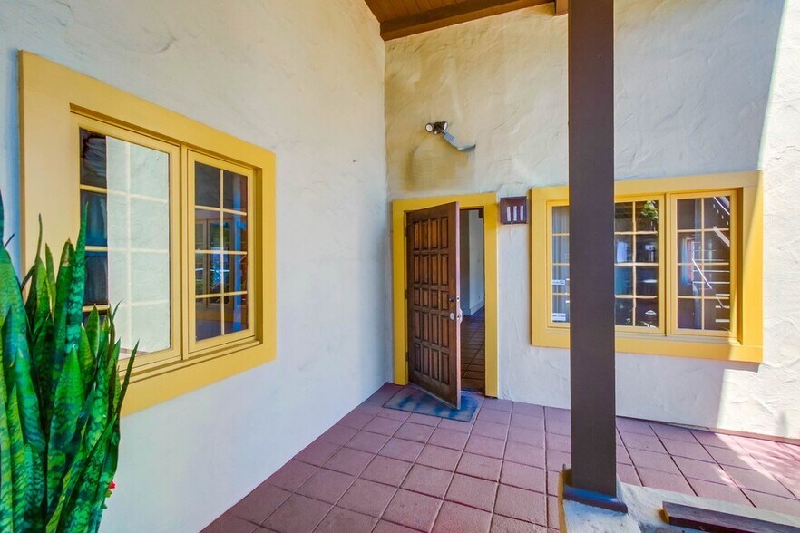 More Photos Of 110 Civic Center Dr, Vista Office For Sale