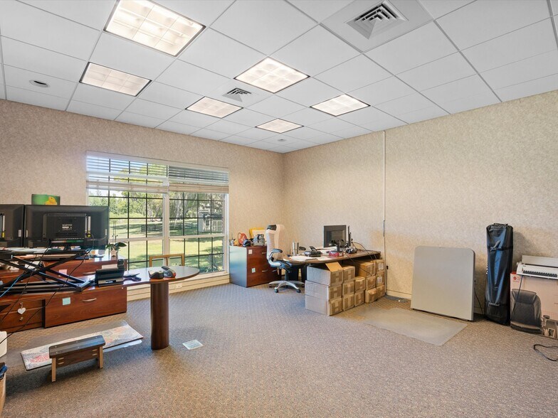 More Photos Of 15400 S US Highway 301, Summerfield Office For Sale