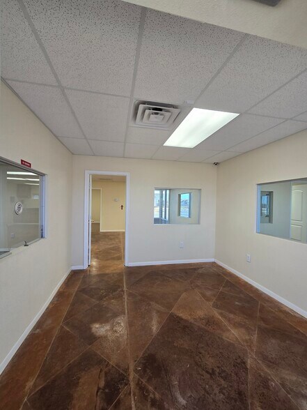 More Photos Of 3901 N Stowe Ave, Odessa Industrial For Lease