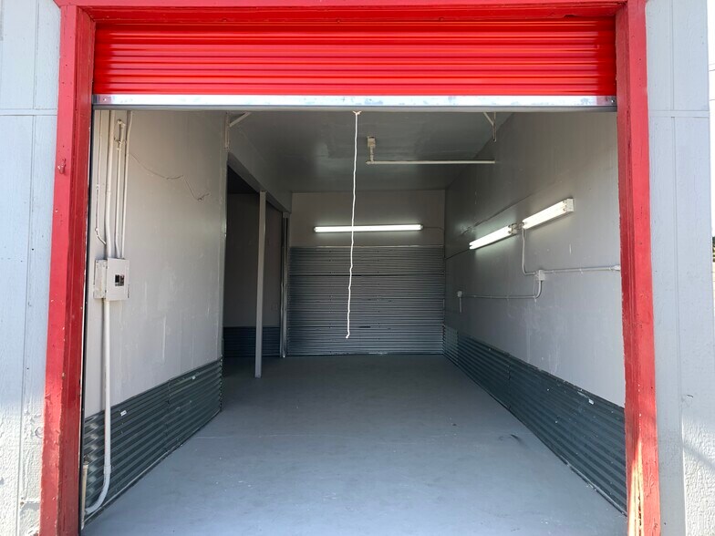 More Photos Of 2715 Highway 95, Bullhead City Self Storage For Lease