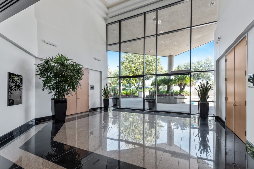 More Photos Of 27001 Agoura Rd, Calabasas Office For Lease