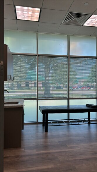 More Photos Of 411 Lantern Bend Dr, Houston Medical For Lease