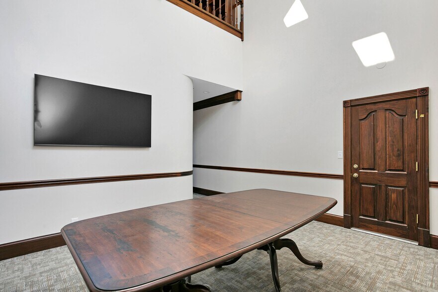 More Photos Of 103 W Main St, Lebanon Office Residential For Lease