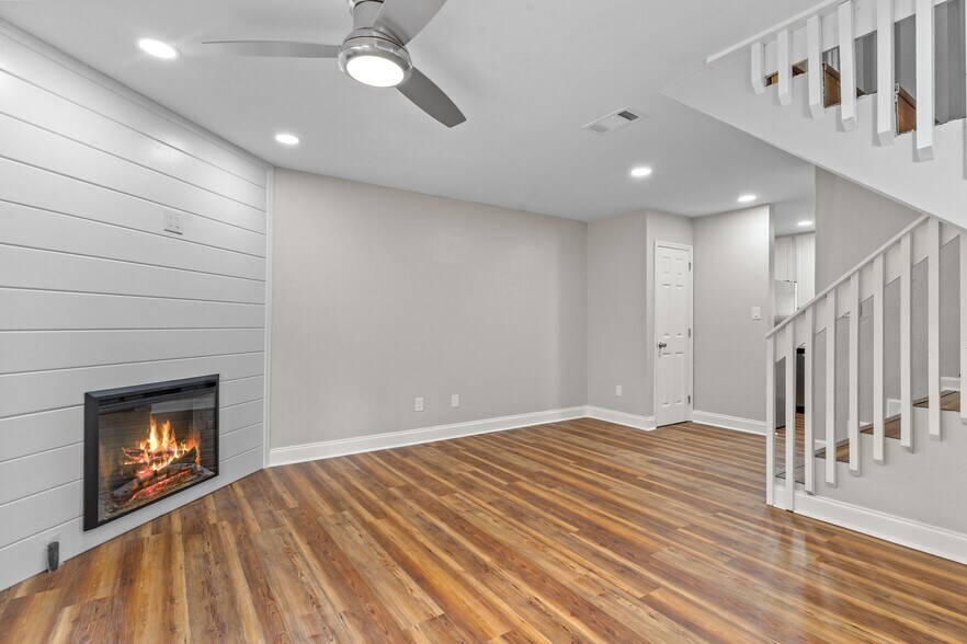 More Photos Of 1407 Mccauley, Tallahassee Apartments For Sale