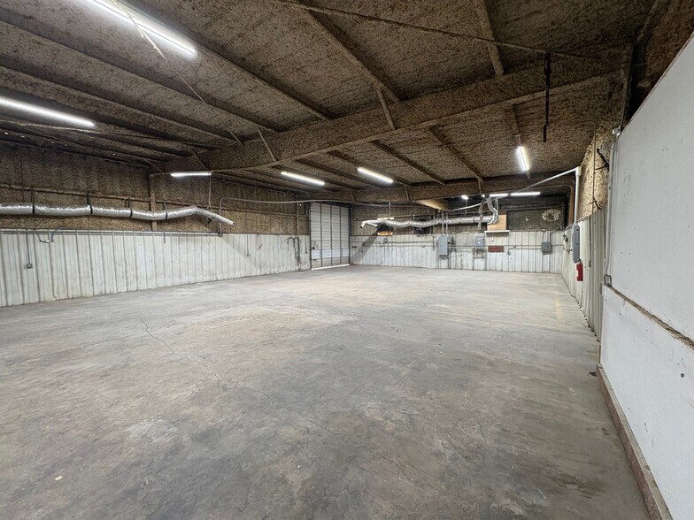 More Photos Of 10130 Talley Ln, Houston Warehouse For Lease