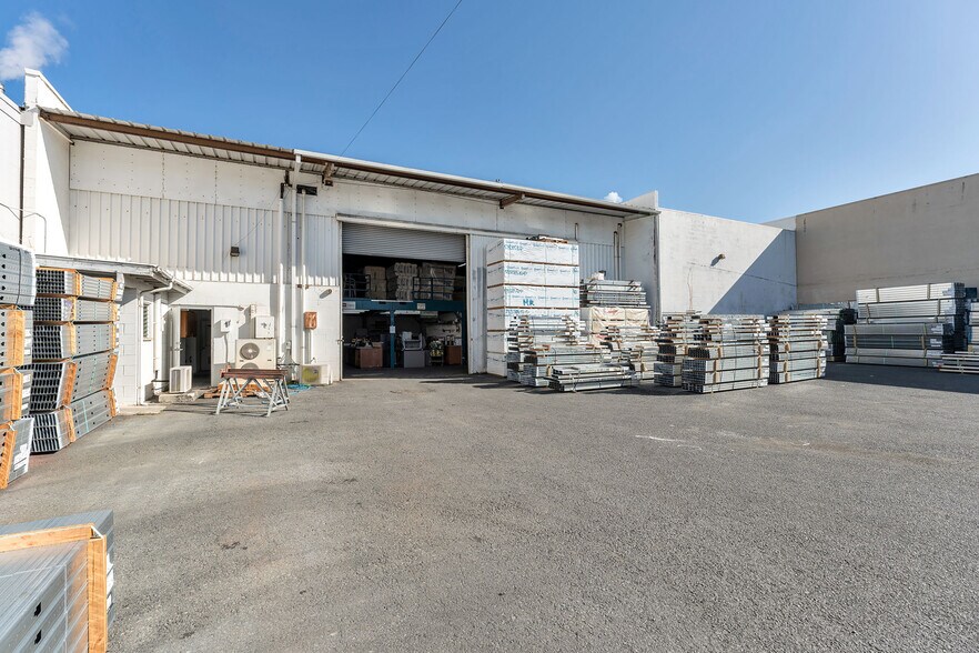 More Photos Of 2629 Waiwai Loop, Honolulu Warehouse For Sale