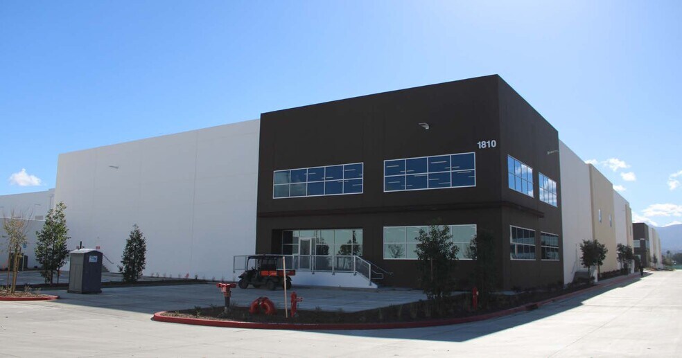 More Photos Of Palomino Ranch, Norco Unknown For Lease