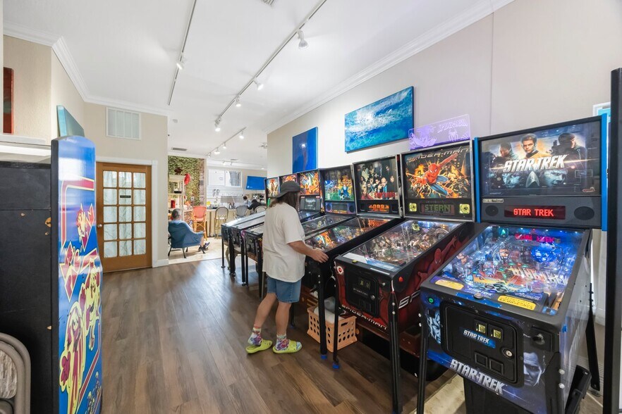 More Photos Of 3407 Lithia Pinecrest Rd, Valrico Storefront Retail Office For Sale