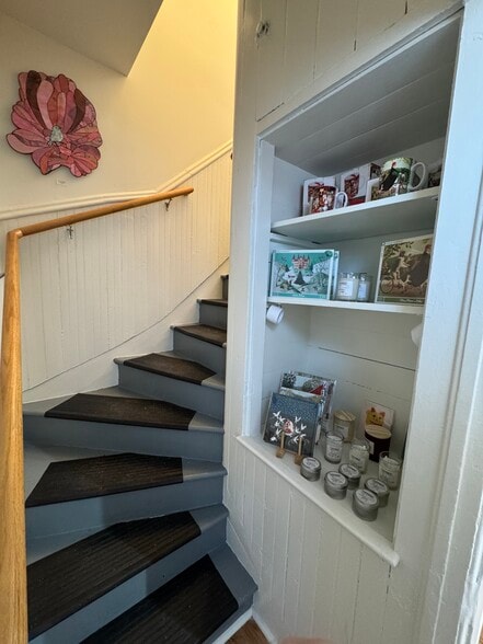 More Photos Of 168 13th Ave NE, Minneapolis Storefront Retail Office For Lease