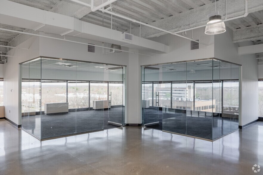 More Photos Of 6 Montgomery Village Ave, Gaithersburg Office For Lease