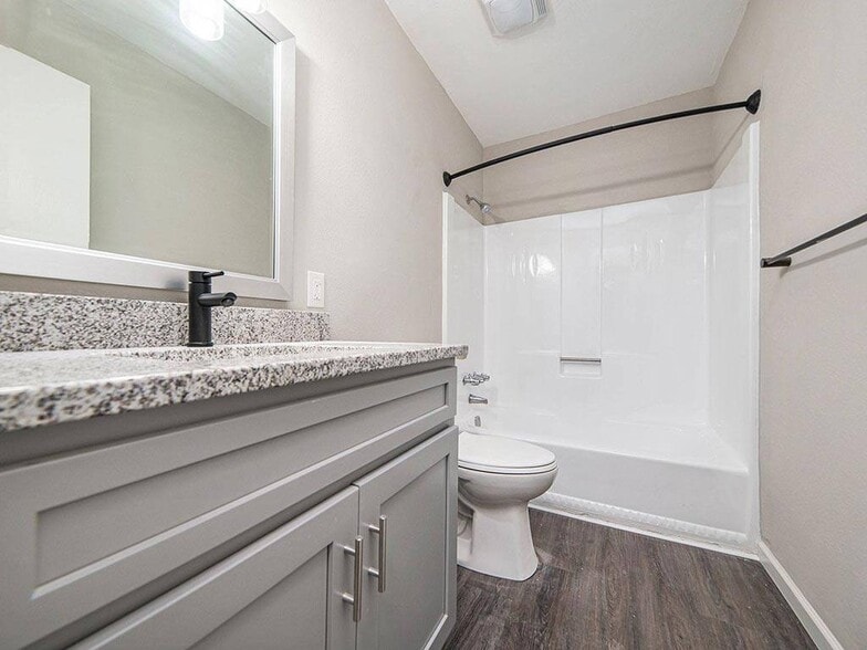 More Photos Of 2050 Inverway Ct, Kalamazoo Apartments For Sale