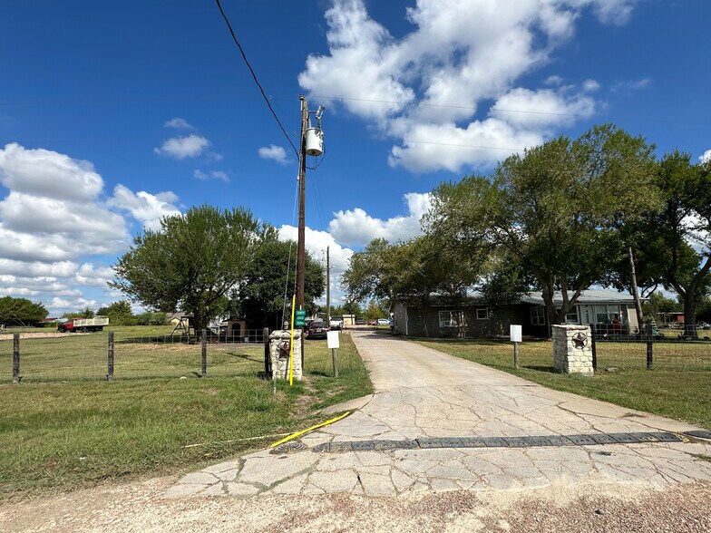 More Photos Of 2201 Hendrickson Ln, Chappell Hill Warehouse For Sale