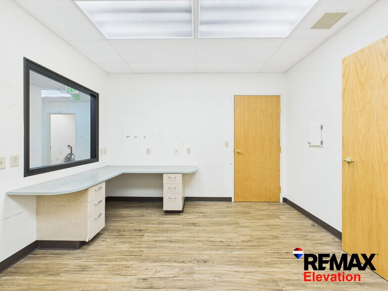 More Photos Of 156 N 6th St, Basin Office For Sale