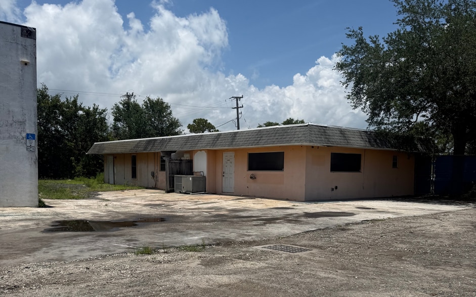 More Photos Of 825 8th St, Vero Beach Warehouse For Sale