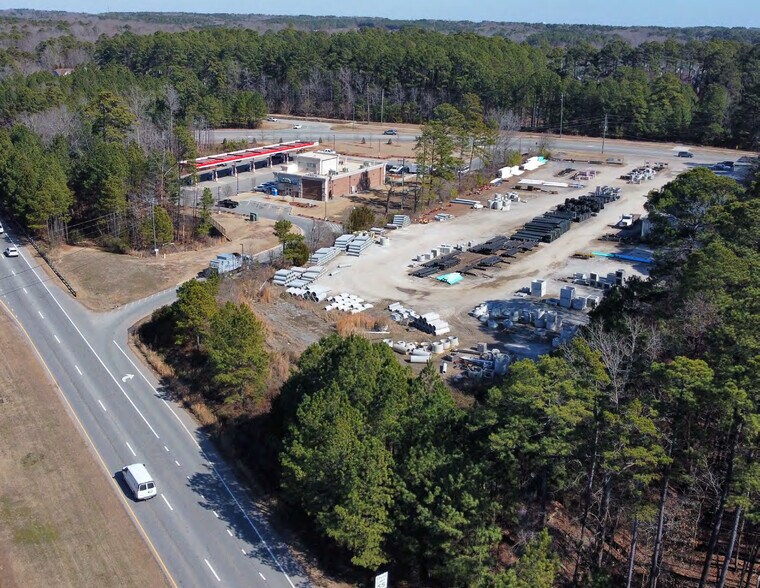 More Photos Of 1928 E Williams St, Apex Warehouse For Lease