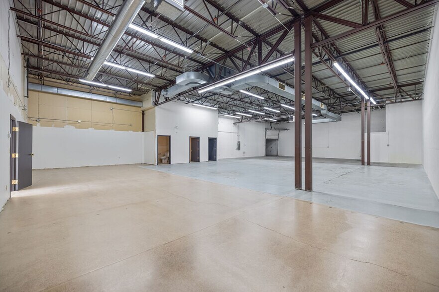 More Photos Of 7115-7149 Shady Oak Rd, Eden Prairie Light Manufacturing For Lease