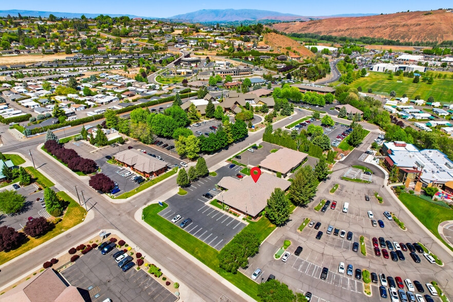 More Photos Of 801 N 39th Ave, Yakima Office For Sale