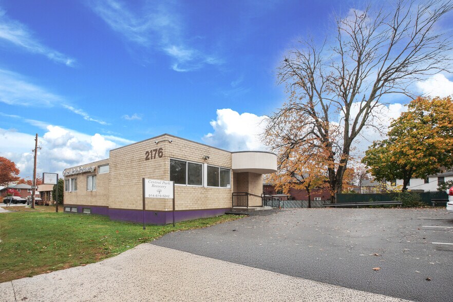 Primary Photo Of 2176 Central Park Ave, Yonkers Medical For Sale