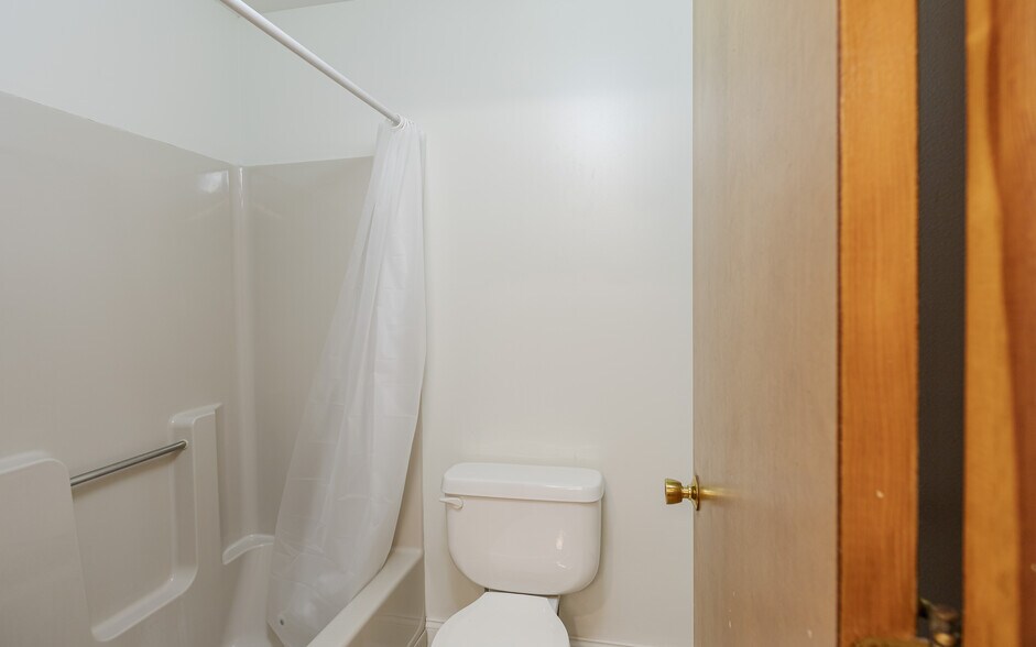 More Photos Of 608 Francestown Rd, Bennington Apartments For Sale