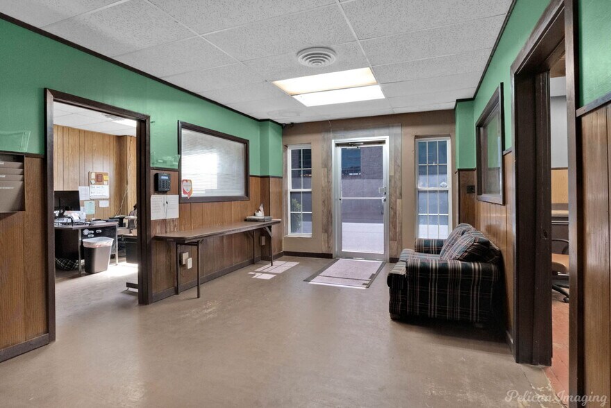 More Photos Of 250 Montgomery St, Shreveport Warehouse For Sale