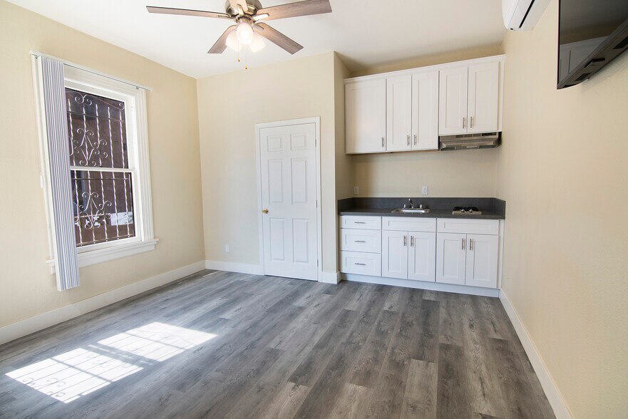 More Photos Of 1703 Toberman St, Los Angeles Apartments For Sale