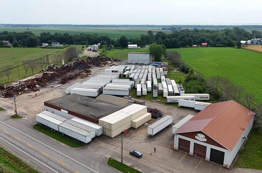 Primary Photo Of 215-223 Boul Ouest O, Maskinongé Industrial For Sale