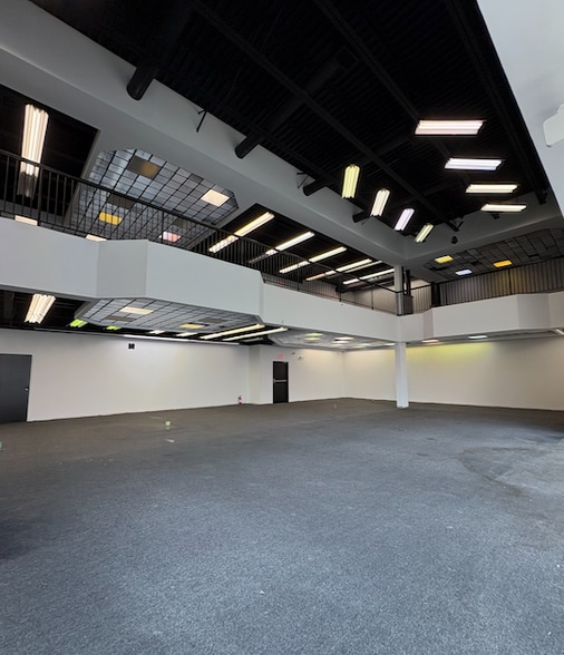 More Photos Of 6909 Old Keene Mill Rd, Springfield General Retail For Lease