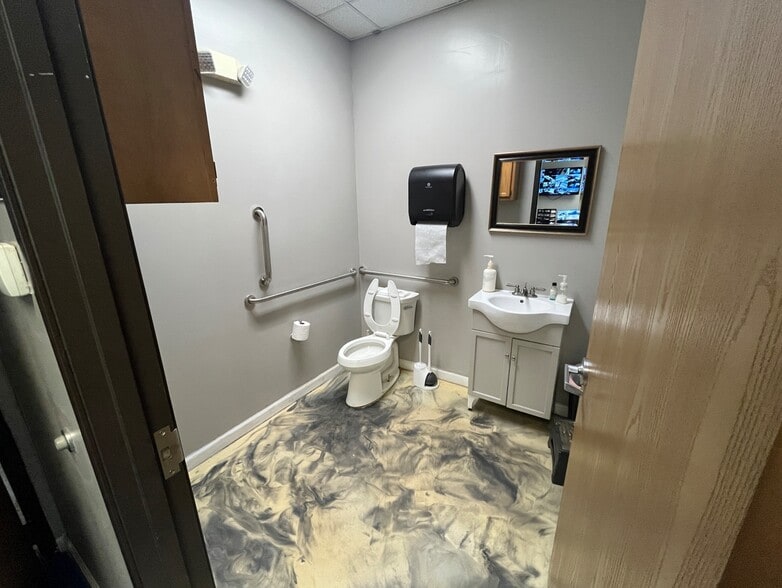 More Photos Of 2195 W Evans Ave, Denver Auto Dealership For Sale