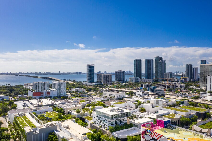 More Photos Of 112 NE 41st St, Miami Office Residential For Lease