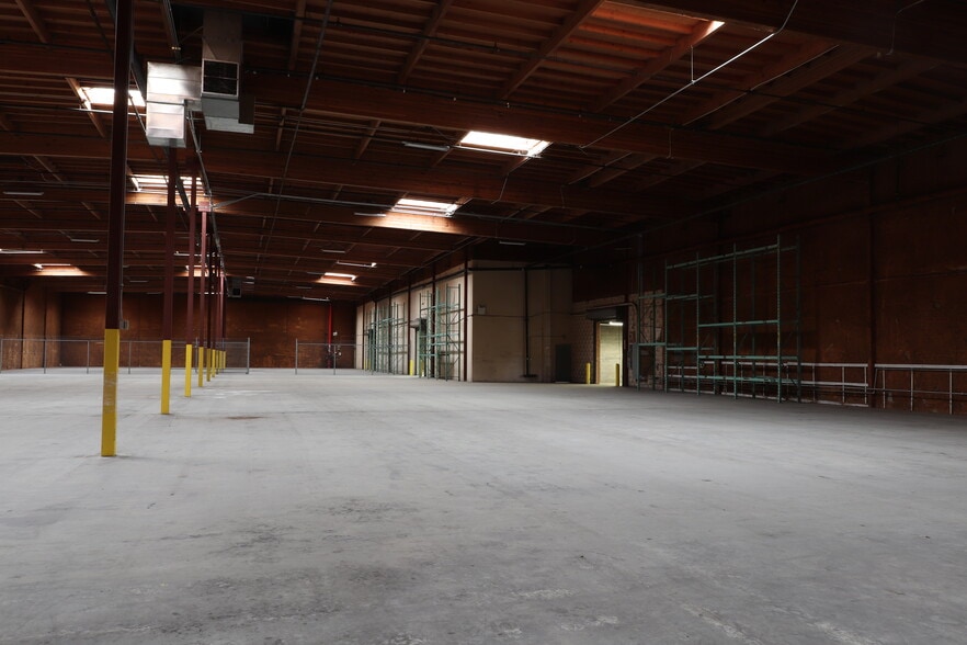 More Photos Of 1931 G St, Fresno Warehouse For Sale