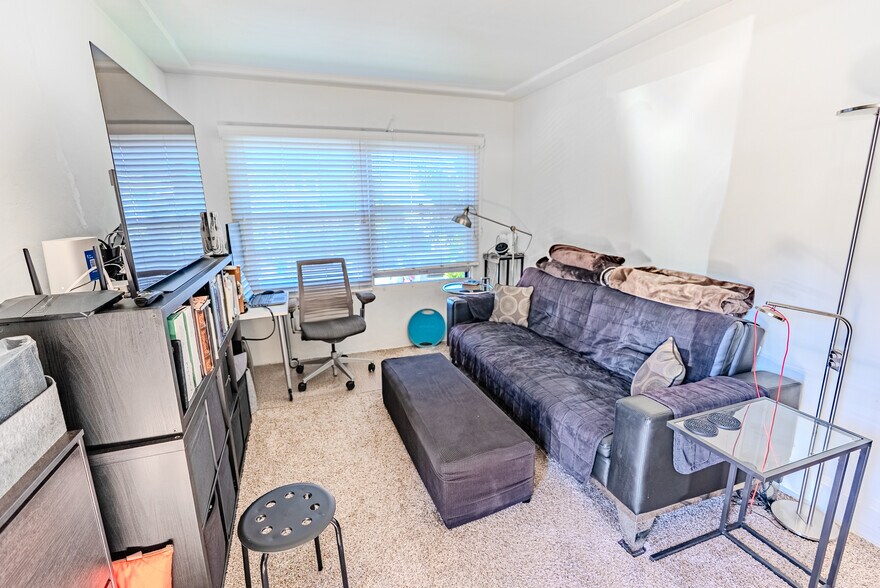 More Photos Of 2202-2216 E St, San Diego Apartments For Sale