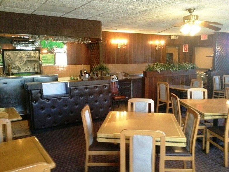 More Photos Of 11419 S Grant Hwy, Marengo Restaurant For Sale