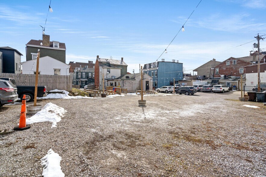 More Photos Of 115 E 9th St, Newport Restaurant For Sale