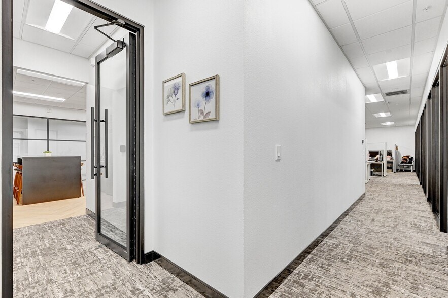 More Photos Of 9580 W Sahara Ave, Las Vegas Office For Sale