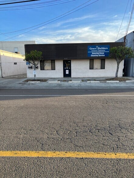 More Photos Of 8139 Center St, La Mesa Showroom For Lease
