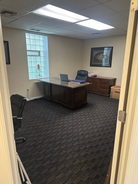 More Photos Of 902 22nd St, Aliquippa Office For Sale