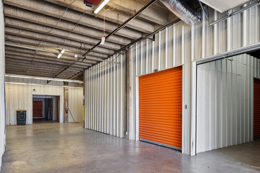 More Photos Of 11 NE 11th St, Oklahoma City Warehouse For Sale
