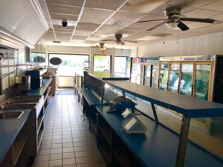 More Photos Of 228-234 Old Country Rd, Mineola Storefront Retail Office For Sale