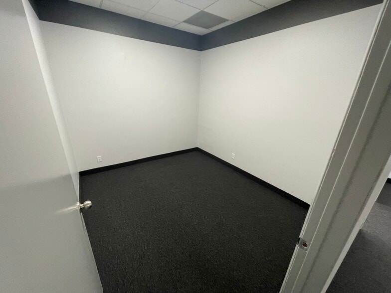 More Photos Of 2760-2764 Lake Sahara Dr, Las Vegas Medical For Lease