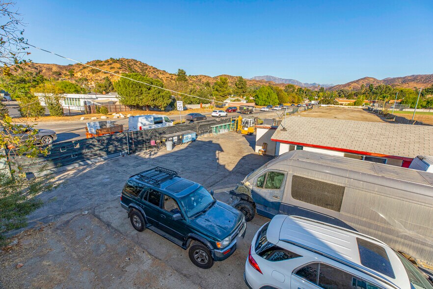 More Photos Of 9052-9058 Sunland Blvd, Sun Valley Office For Sale