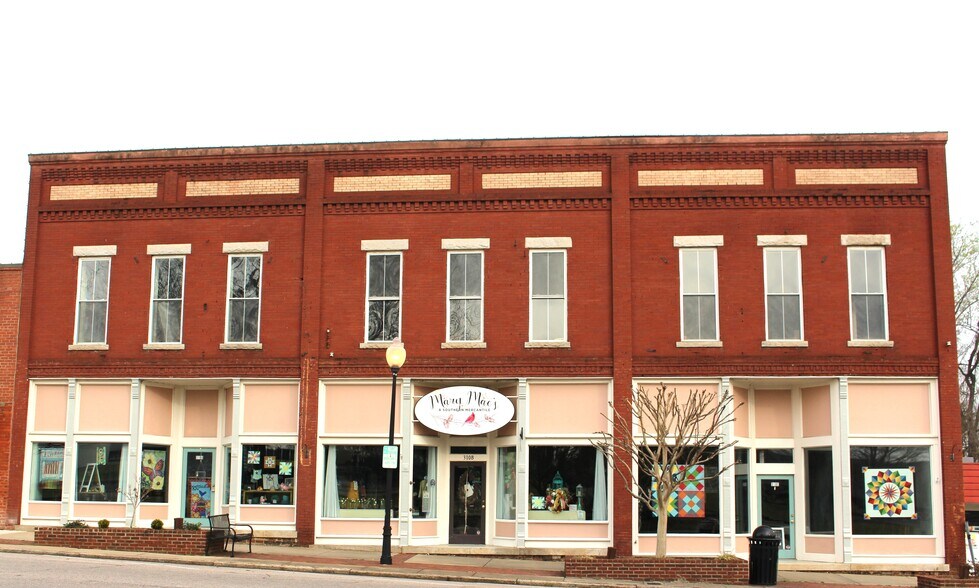 More Photos Of 310 S Salisbury Ave, Spencer General Retail For Sale
