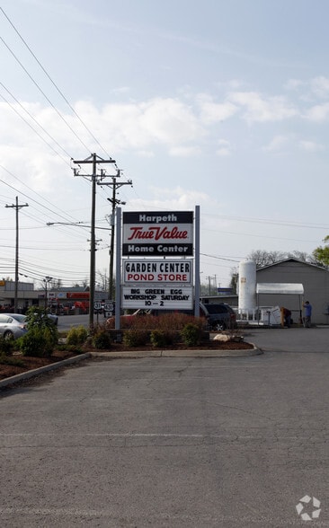 More Photos Of 203 Downs Blvd, Franklin Freestanding For Lease